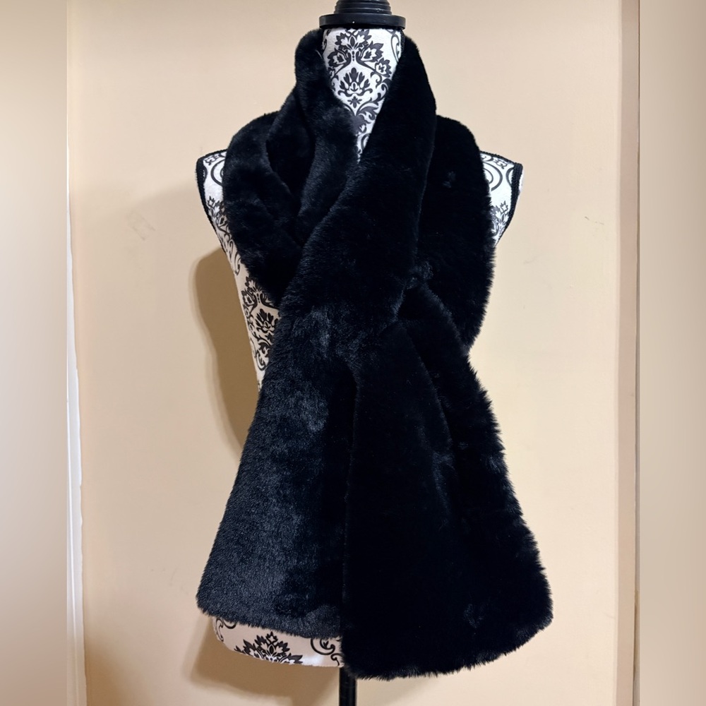 Plush Black Faux Fur Scarf with Silky Lining